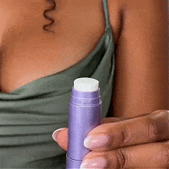 🌟 Stick de fond de teint caméléon – Un teint éclatant et rajeuni pour les peaux matures